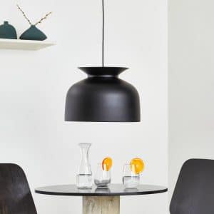 GUBI Ronde hængelampe Ø 40 cm, sort