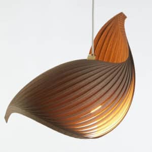 Wing walnød pendel Studio Vayehi - Small 50 cm x 40 cm